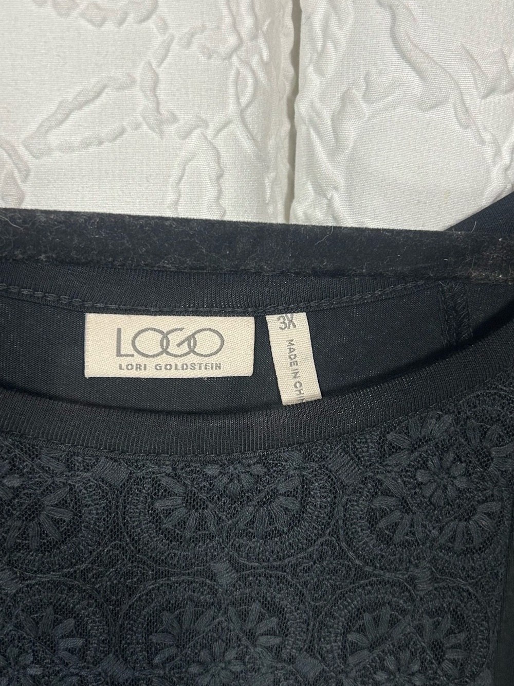 LOGO by Lori Goldstein Black Lace Front Tunic Top assymetric hem tunic 3x - Picture 3 of 5